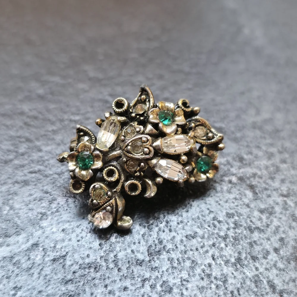 Vintage Hollycraft Rhinestone Floral Brooch – c. 1948–1952